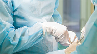 口腔外科医よるインプラント